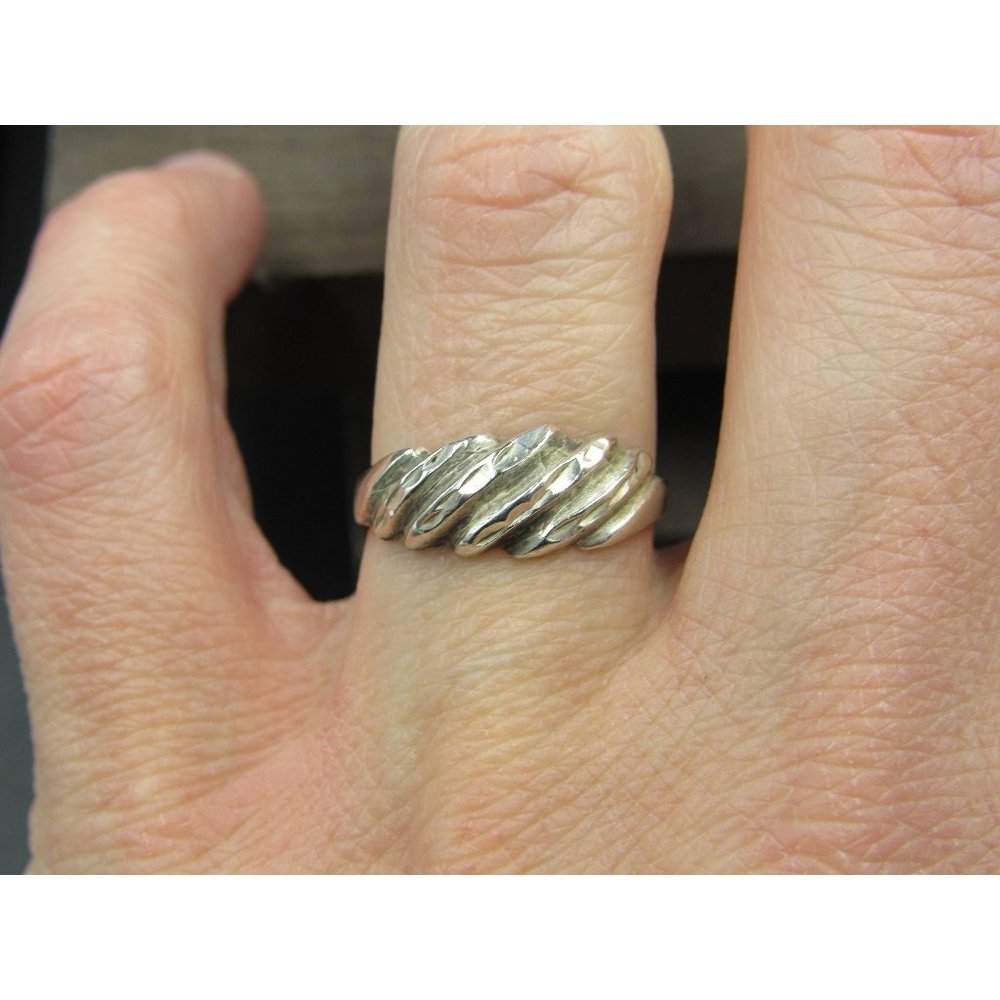 Size 7 Sterling Silver Diamond Cut Dome Style Tarnished Band Ring